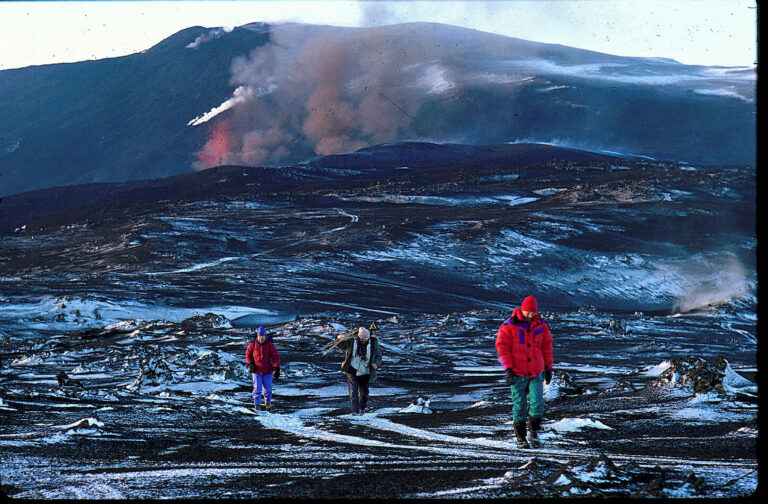 Volcano Hiking Tours in Iceland Complete Guide to Adventure, Safety, and Top Experiences